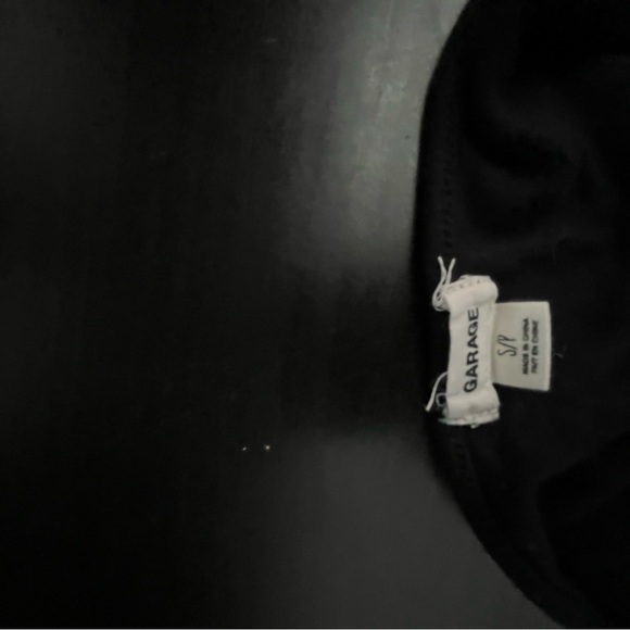 Small black cotton halter top - Garage - Picture 2 of 3